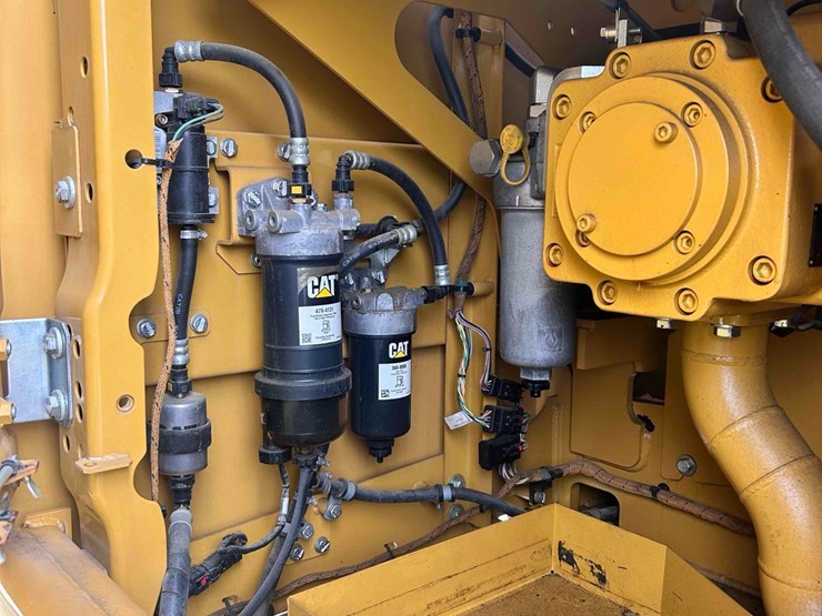 2018-caterpillar-320gc-image-26