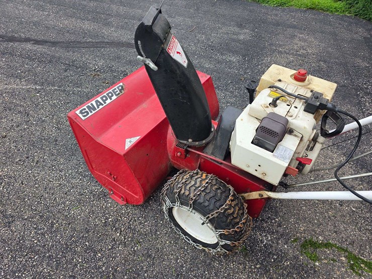 snapper-1030-walk-behind-snow-blower,-self-propelled,-electric-start,-tecumseh-cast-iron-engine,-lig-image-13