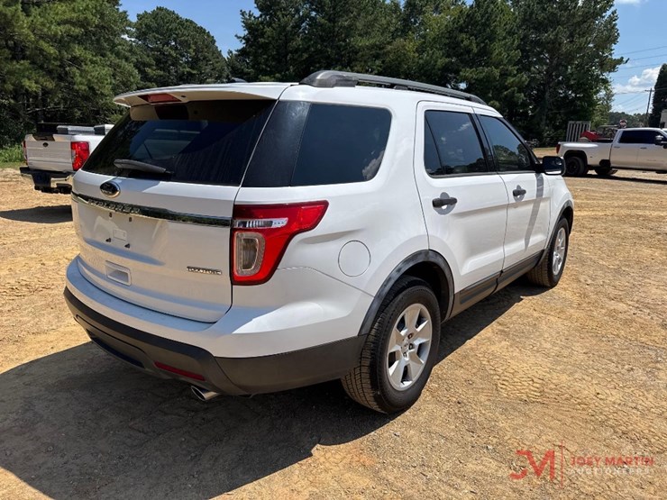 2014-ford-explorer-image-3