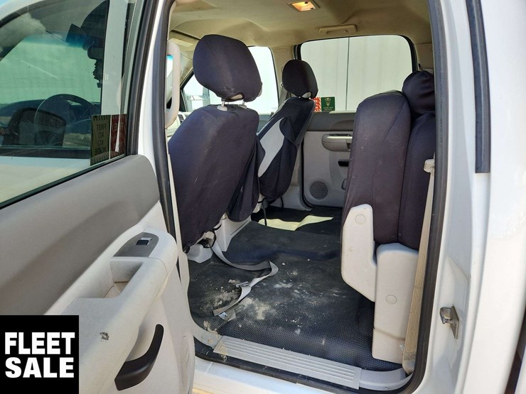 2012-chevrolet-silverado-3500hd-image-14