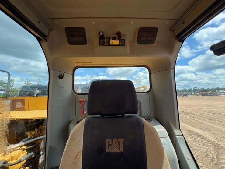 2016-caterpillar-336fl-image-46
