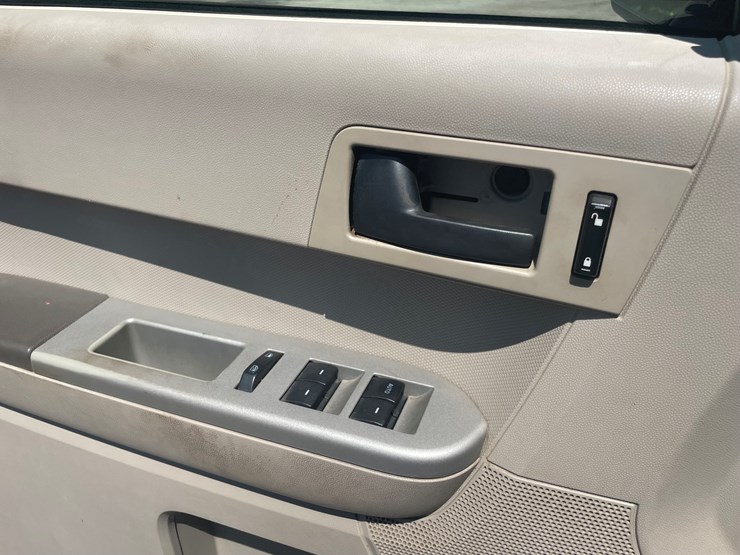 2007-ford-escape-image-28