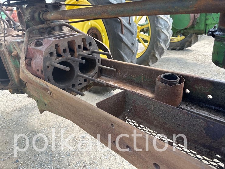 john-deere-b-image-4