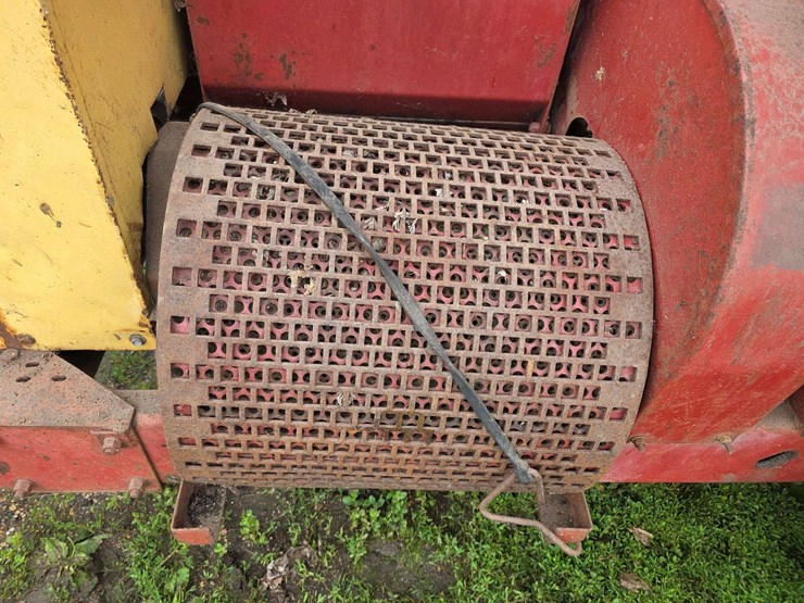 new-holland-355-image-27