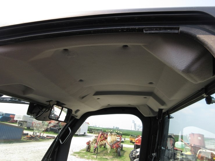 2021-john-deere-xuv835m-image-13