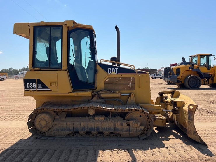 2004-caterpillar-d3g-xl-image-5