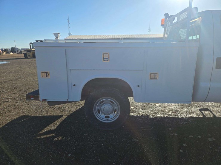 2011-ford-f350-image-4