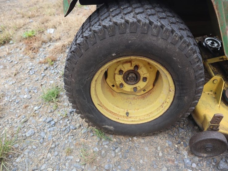 john-deere-300-image-8