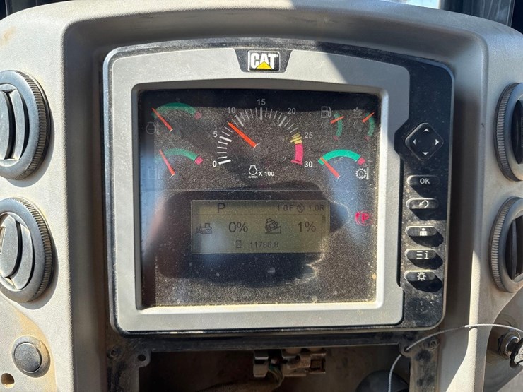 caterpillar-d6t-xl-image-28