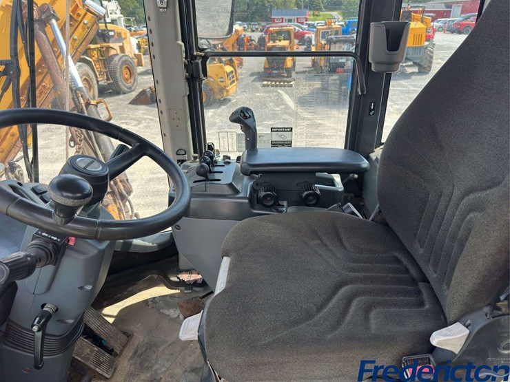 2014-doosan-dl250-image-20