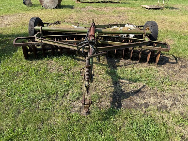 john-deere-10-image-2