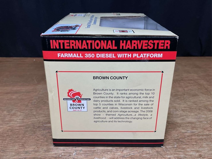 1/16-farmall-350-2008-wisconsin-nib-sc-image-7