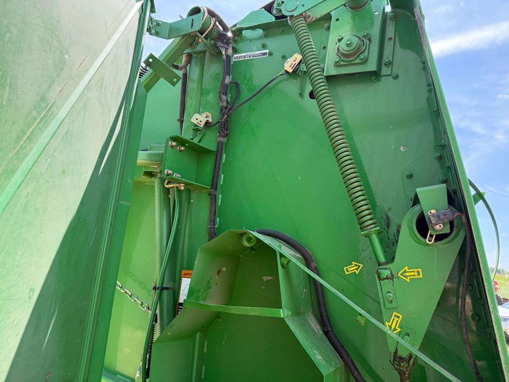 2006-john-deere-567-image-14