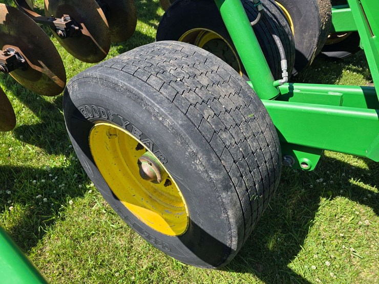 2016-john-deere-18-image-36