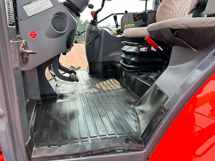 2015-kubota-m110gx-image-51