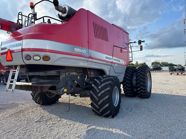 2012-massey-ferguson-9540-image-6