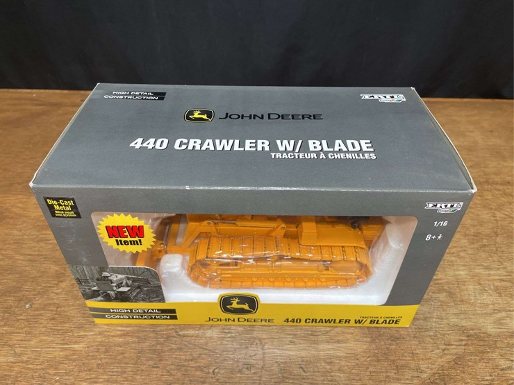 1/16-john-deere-440-crawler-nib-ertl-image-3