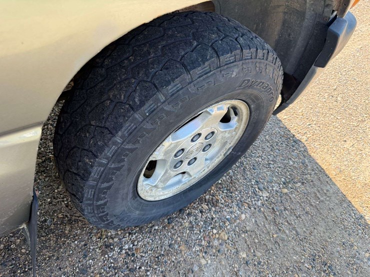 2000-chevrolet-1500-image-9