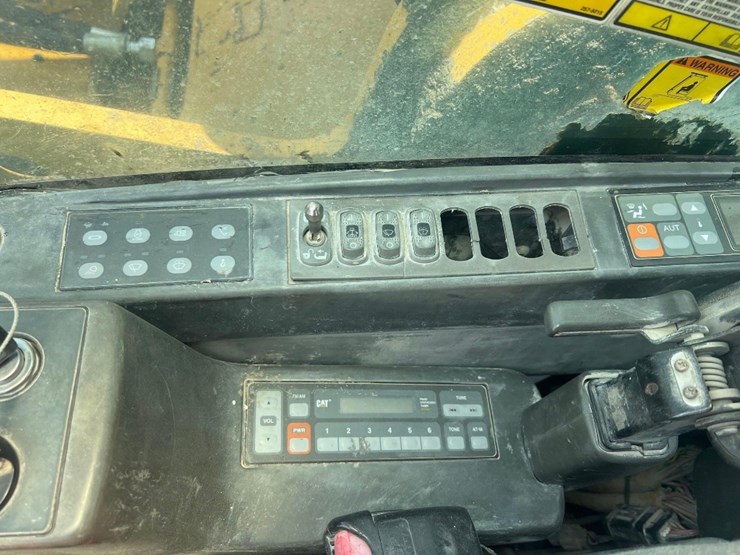 2006-caterpillar-330dl-image-38
