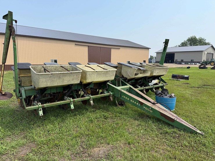 john-deere-7000-image-3