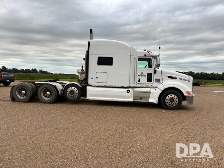 2012-peterbilt-386-image-4