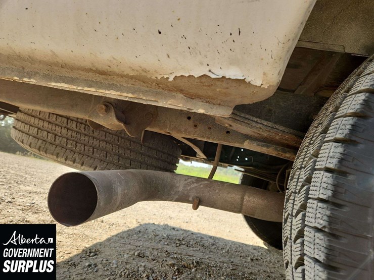 2014-ford-cargo-image-33