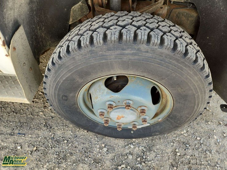 2013-chevrolet-silverado-3500hd-image-31