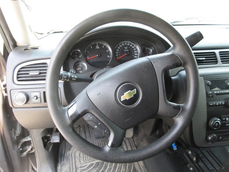 2012-chevy-tahoe-image-14