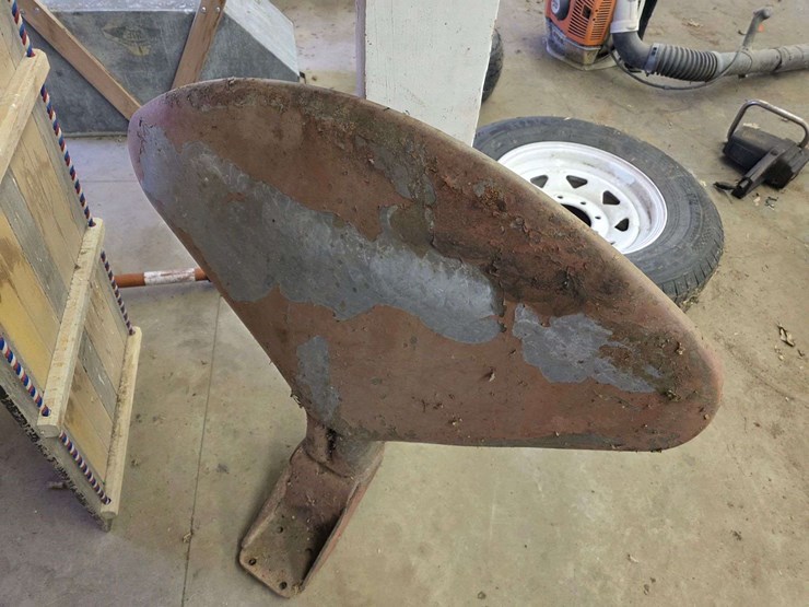 farmall-h-fender-image-1