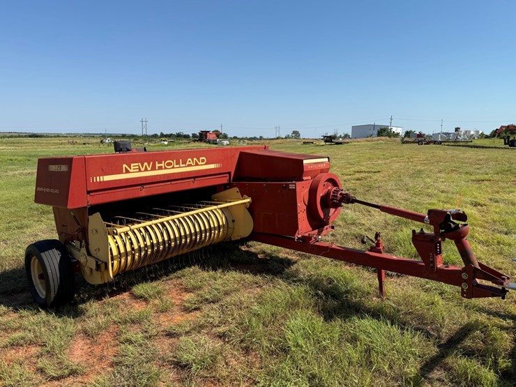 new-holland-326-image-7