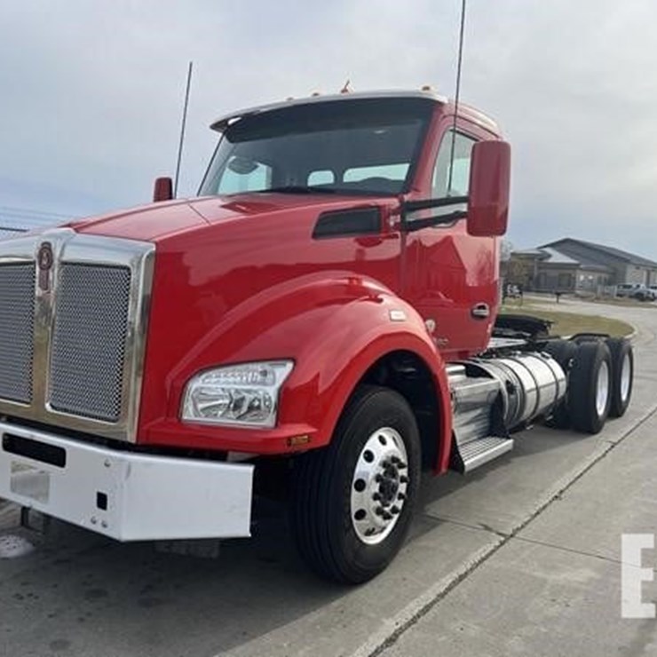 2016 KENWORTH T880