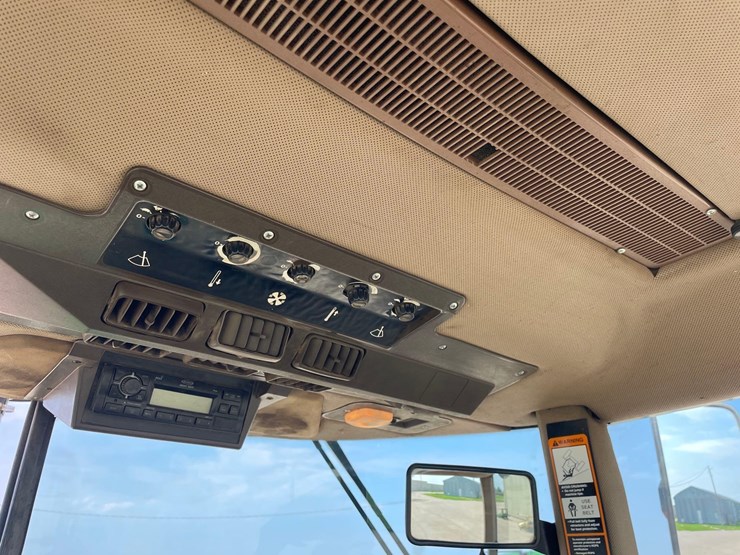 john-deere-4755-image-45