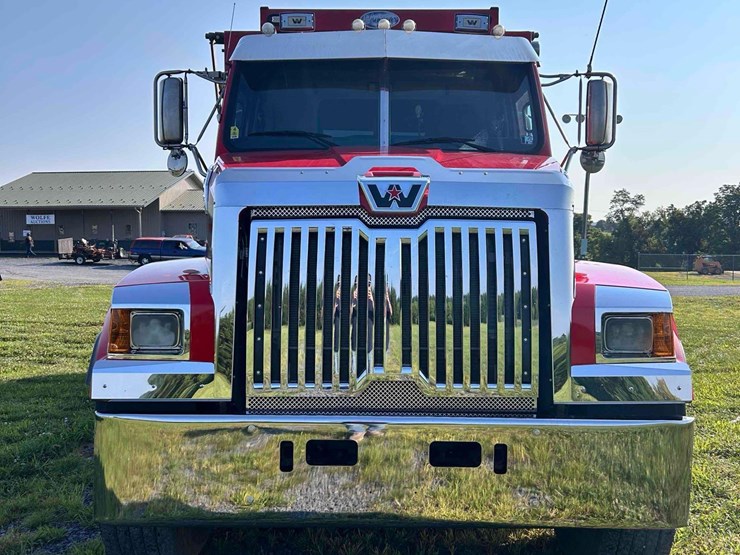 2019-western-star-sf4700-dump-truck-image-2