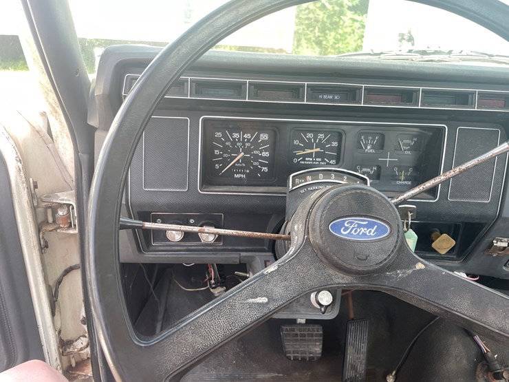 1993-ford-f600-image-30