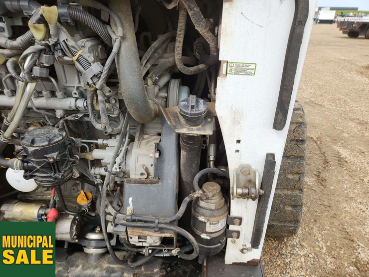 2014-bobcat-t750-image-8