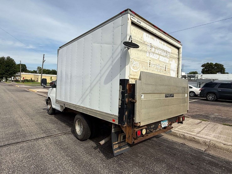 2009-chevrolet-express-3500-image-17