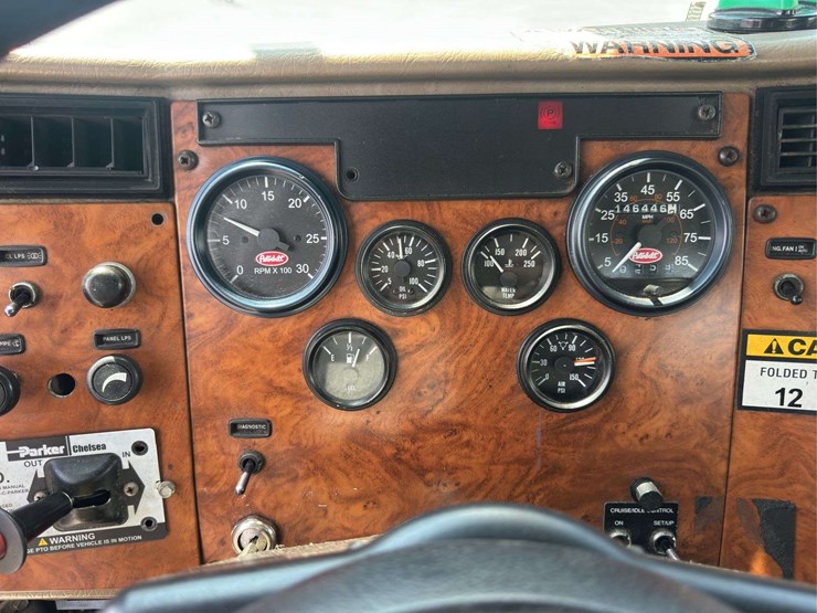 2007-peterbilt-pb335-s/a-auger-truck-image-21