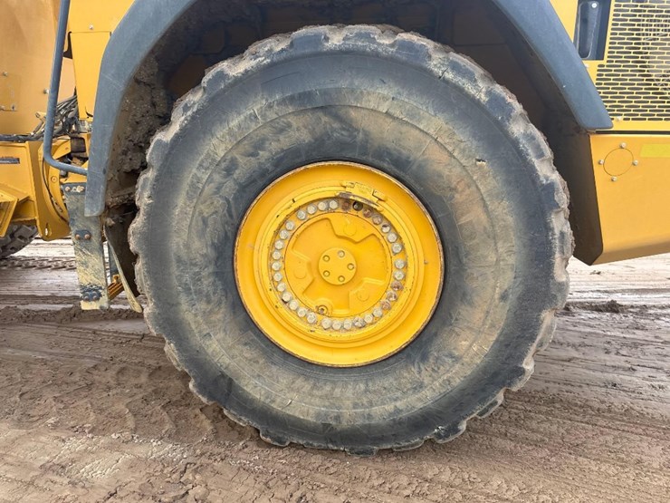 2021-deere-410e-image-12