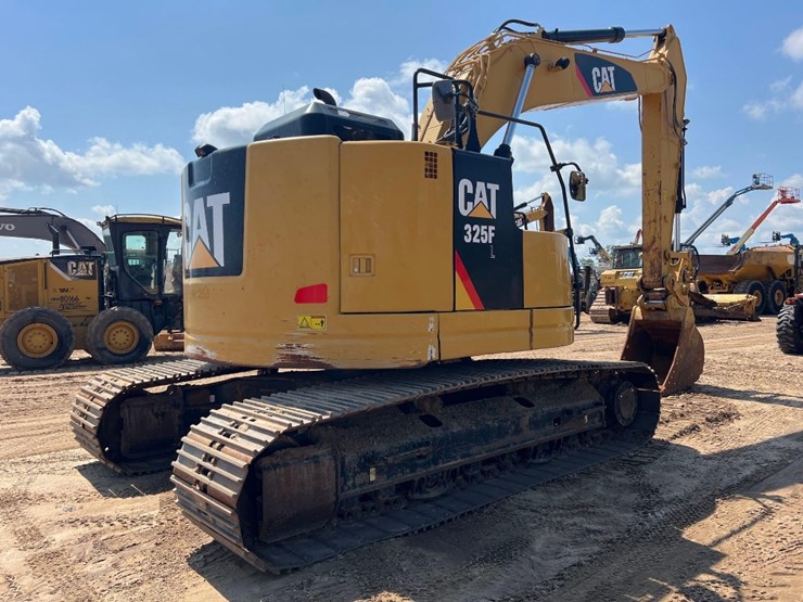 caterpillar-325fl-image-4
