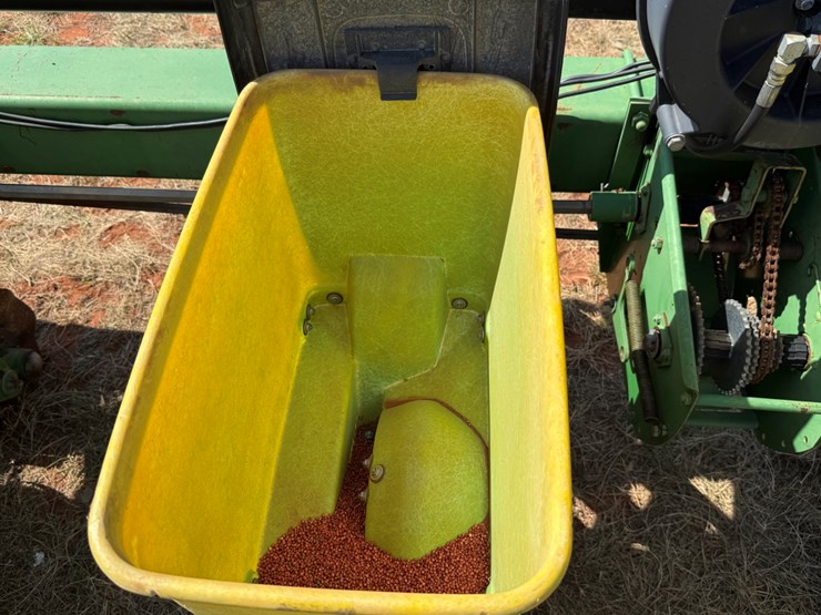 john-deere-7300-image-11