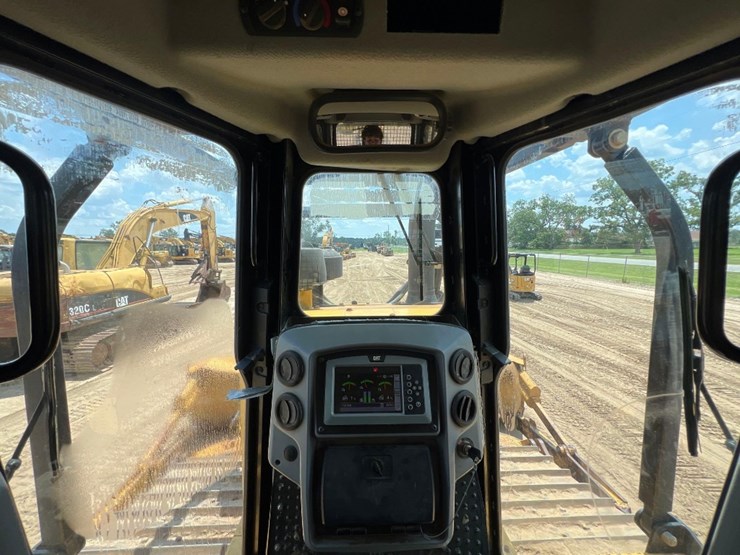 2019-caterpillar-d6t-lgp-image-42