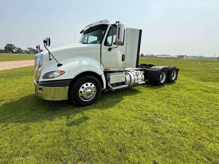 2016-international-prostar-image-27