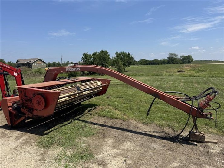 hesston-1010-image-1