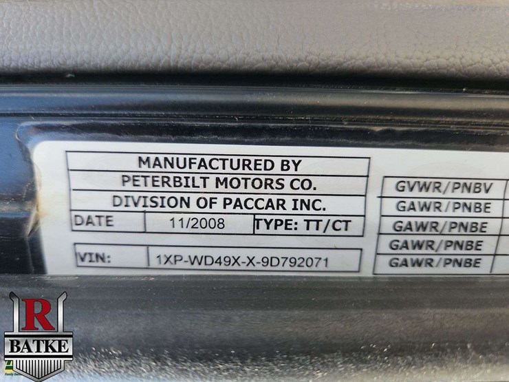 2009-peterbilt-388-image-6