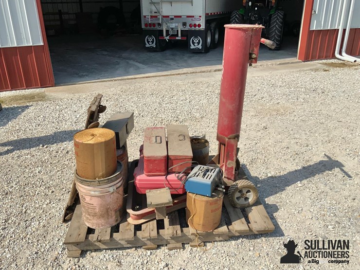 pallet-of-shop-supplies-&-tools-image-8