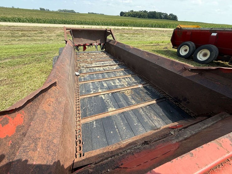 new-holland-185-image-10