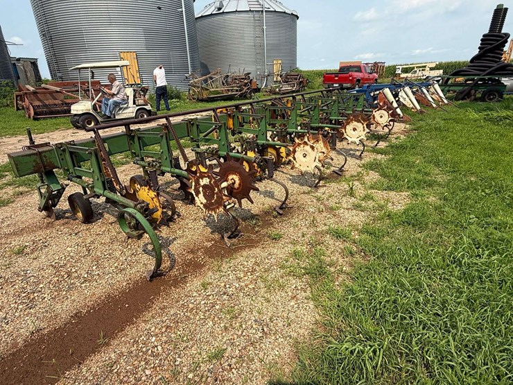 john-deere-8-image-5