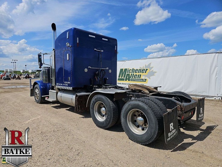 2009-peterbilt-388-image-2