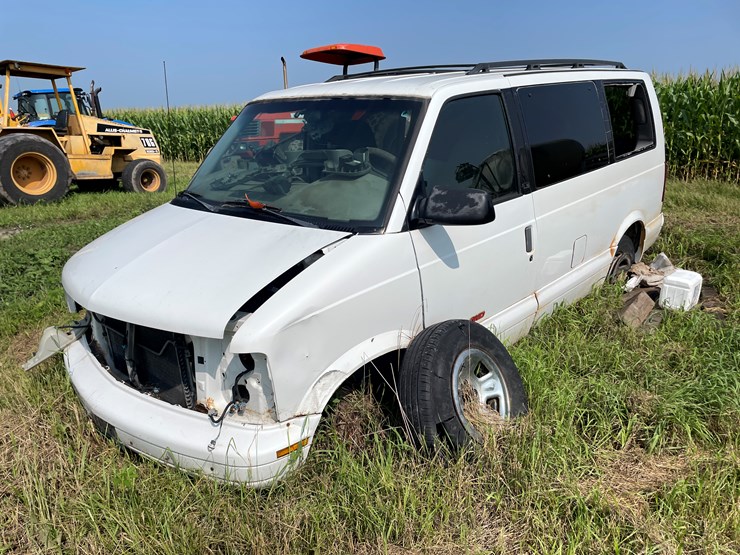 2001-chevrolet-astro-image-1