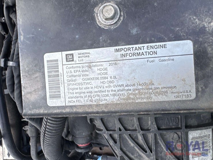 2016-isuzu-npr-image-11